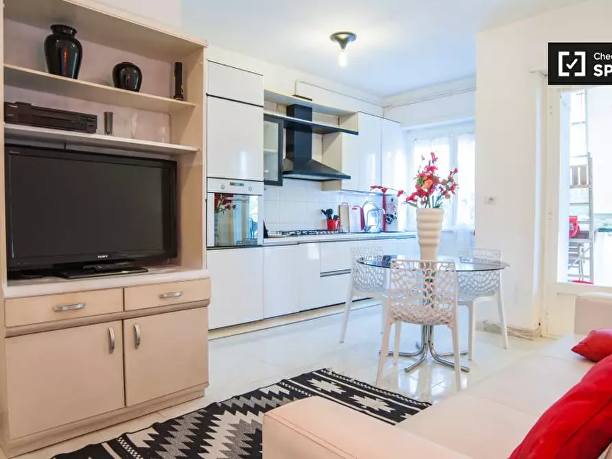 Immagine 5 di Camera condivisa in affitto  in Via Pietro Romano, 00169 Roma RM, Italy a Roma