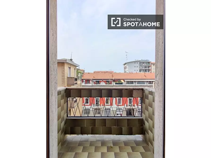 Immagine 3 di Camera condivisa in affitto  in Via Pietro Pomponazzi a Milano