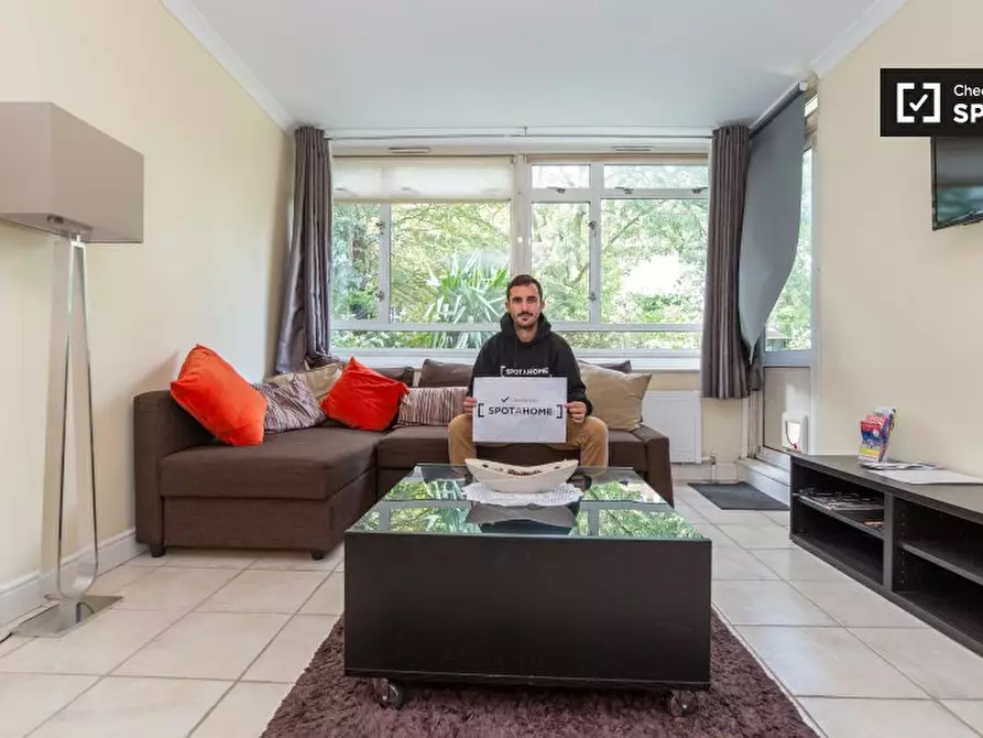 Immagine 5 di Appartamento in affitto  in Flat, Whitley House, Churchill Gardens, London SW1V 3BH, UK a 