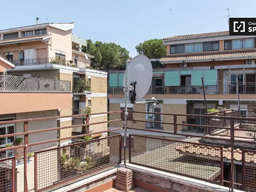 Immagine 12 di Appartamento in affitto  in Via Novacella a Roma
