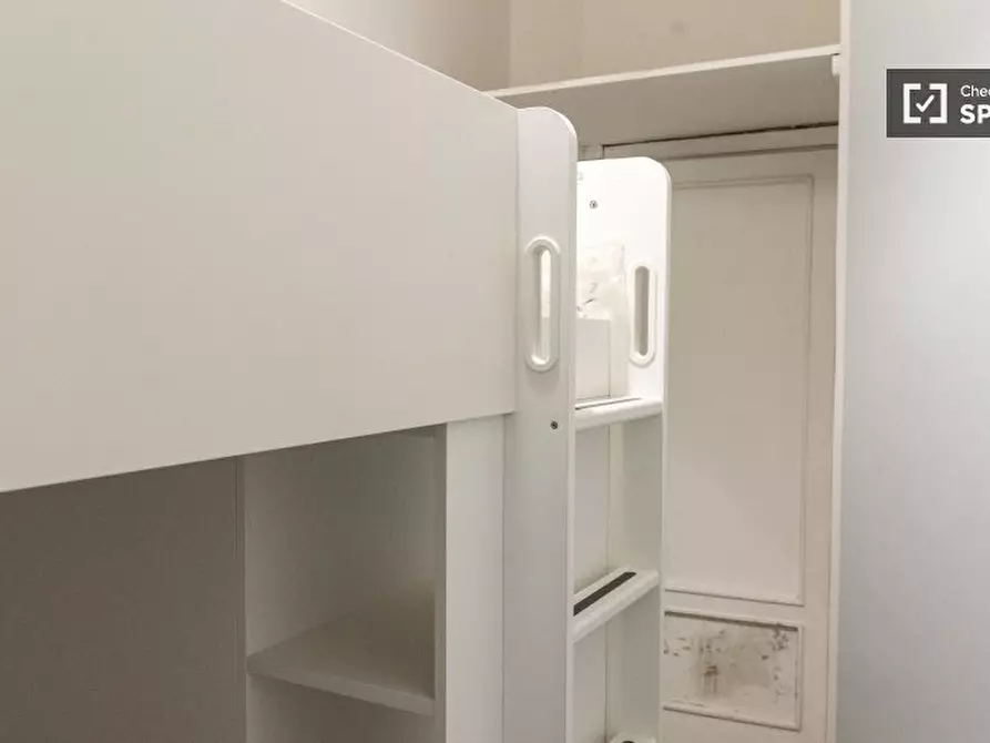 Immagine 3 di Camera condivisa in affitto  in Via Val d'Aosta a Roma