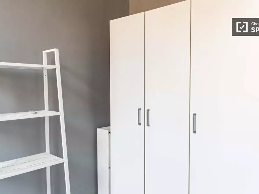 Immagine 3 di Camera condivisa in affitto  in Viale Regina Margherita, 00198 Roma RM, Italy a Roma