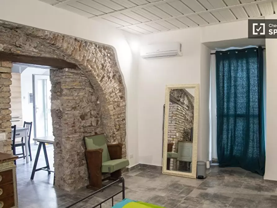 Immagine 3 di Appartamento in affitto  in Via della Marrana a Roma