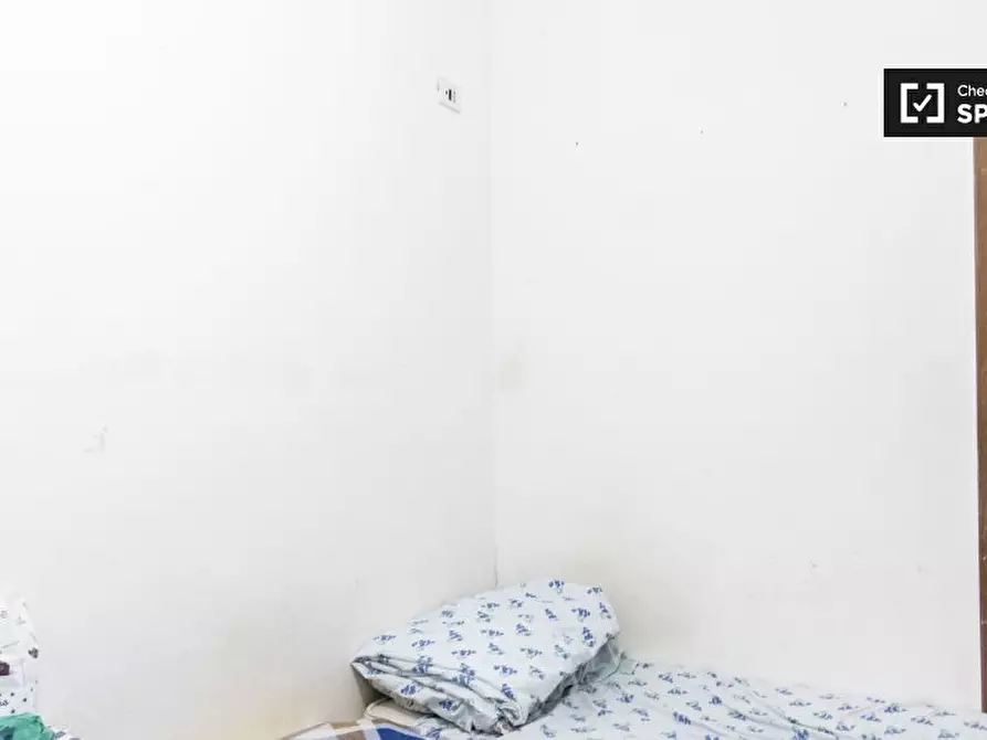 Immagine 7 di Camera condivisa in affitto  in Via Camilla a Roma