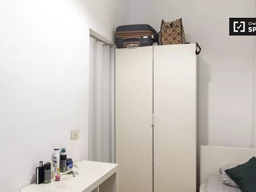 Immagine 18 di Camera condivisa in affitto  in Via Giovanni Giolitti a Roma