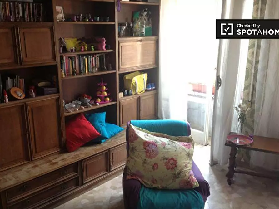 Immagine 17 di Camera condivisa in affitto  in Piazza San Giovanni Bosco a Roma