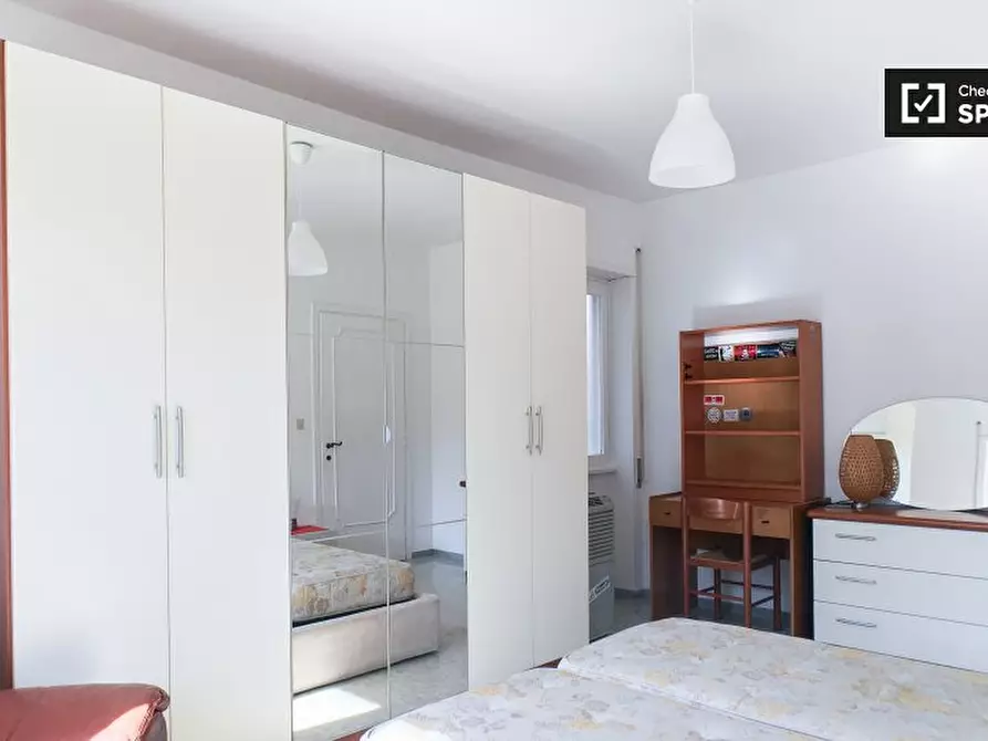 Immagine 4 di Camera condivisa in affitto  in Via Italo Carlo Falbo a Roma