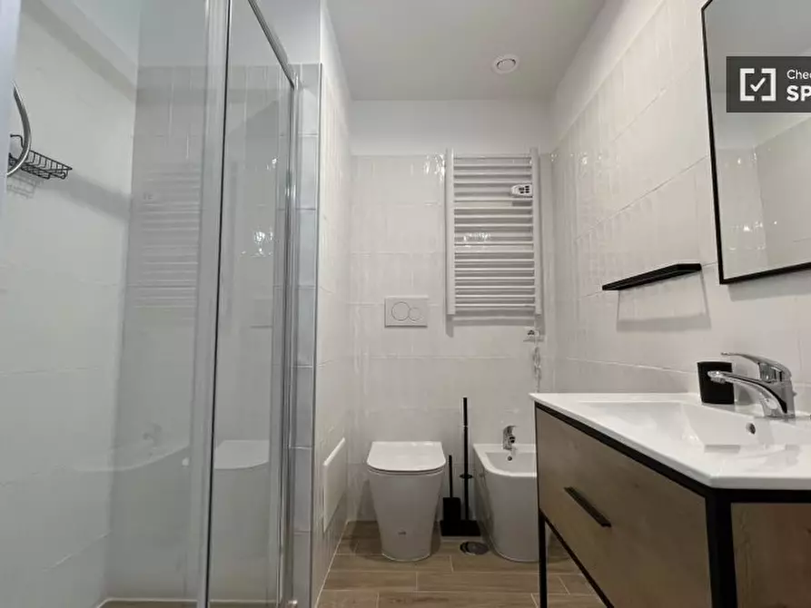 Immagine 16 di Camera condivisa in affitto  in Via Giovanni Mingazzini a Roma