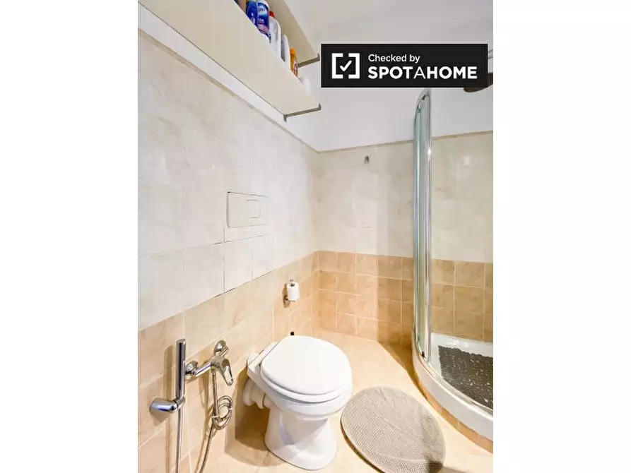 Immagine 14 di Appartamento in affitto  in Via Bogliasco a Roma