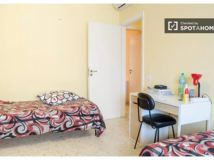 Immagine 17 di Camera condivisa in affitto  in Viale dello Scalo di San Lorenzo a Roma