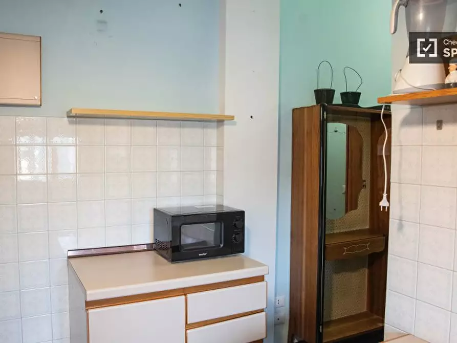 Immagine 10 di Camera condivisa in affitto  in Via Quirino Majorana a Roma