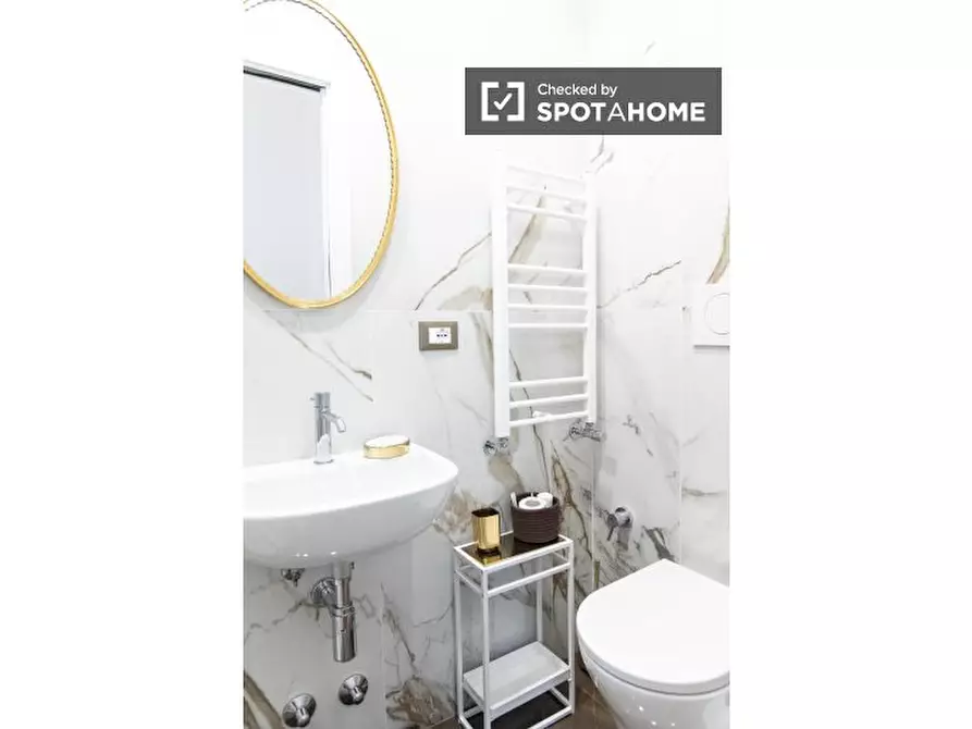 Immagine 6 di Camera condivisa in affitto  in Viale dei Quattro Venti a Roma