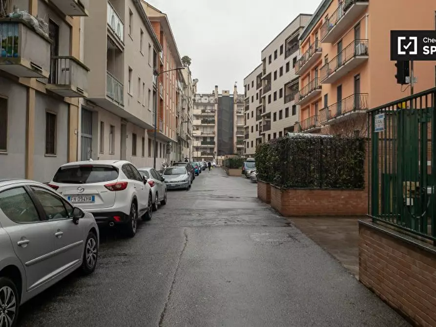 Immagine 18 di Camera condivisa in affitto  in Via Rutilia a Milano