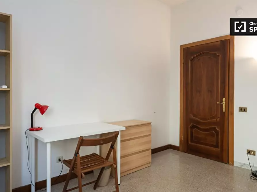 Immagine 3 di Camera condivisa in affitto  in Via Bisentina, 00139 Roma RM, Italy a Roma