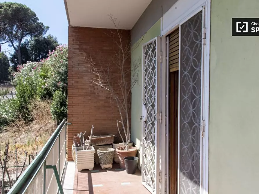 Immagine 7 di Camera condivisa in affitto  in Viale Leonardo da Vinci, 00145 Roma RM, Italy a Roma