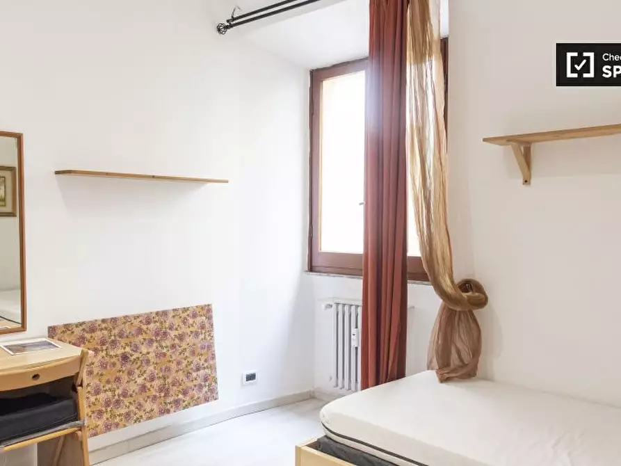 Immagine 2 di Camera condivisa in affitto  in Via Emanuele Filiberto, 00185 Roma RM, Italy a Roma