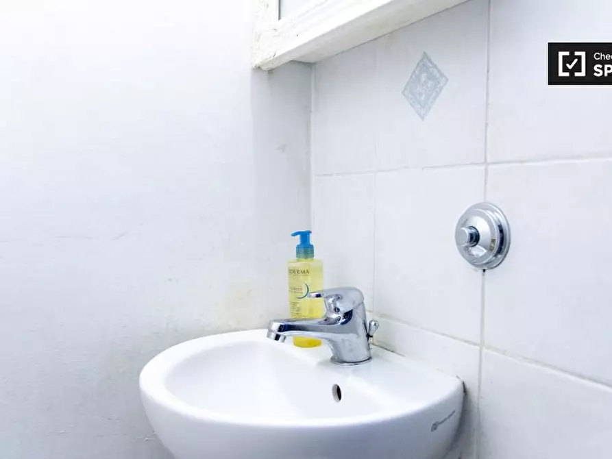Immagine 9 di Camera condivisa in affitto  in Via Matteo Boiardo a Roma