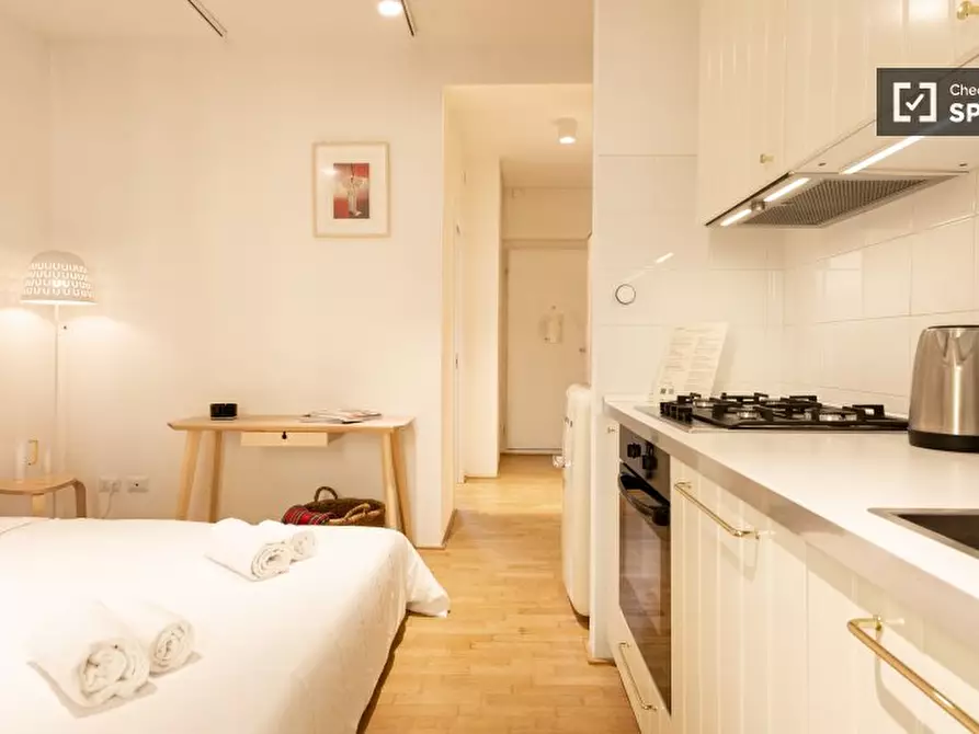 Immagine 18 di Ufficio in affitto  in Via delle Forze Armate a Milano