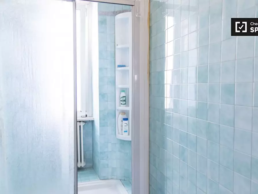 Immagine 12 di Camera condivisa in affitto  in Viale Ippocrate a Roma