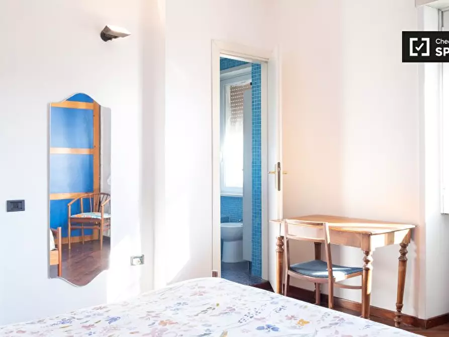 Immagine 3 di Camera condivisa in affitto  in Via Pietro D'Assisi a Roma