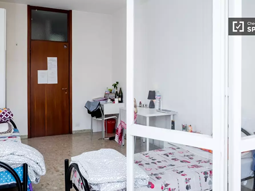 Immagine 5 di Camera condivisa in affitto  in Via Emilio de Marchi a Milano