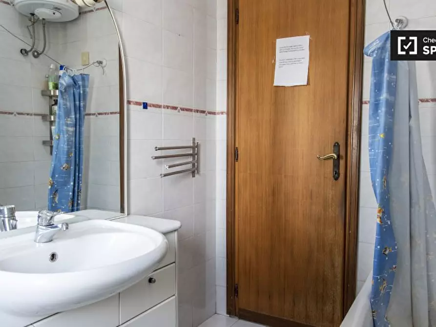 Immagine 13 di Camera condivisa in affitto  in Via Bartolomeo Colleoni a Roma