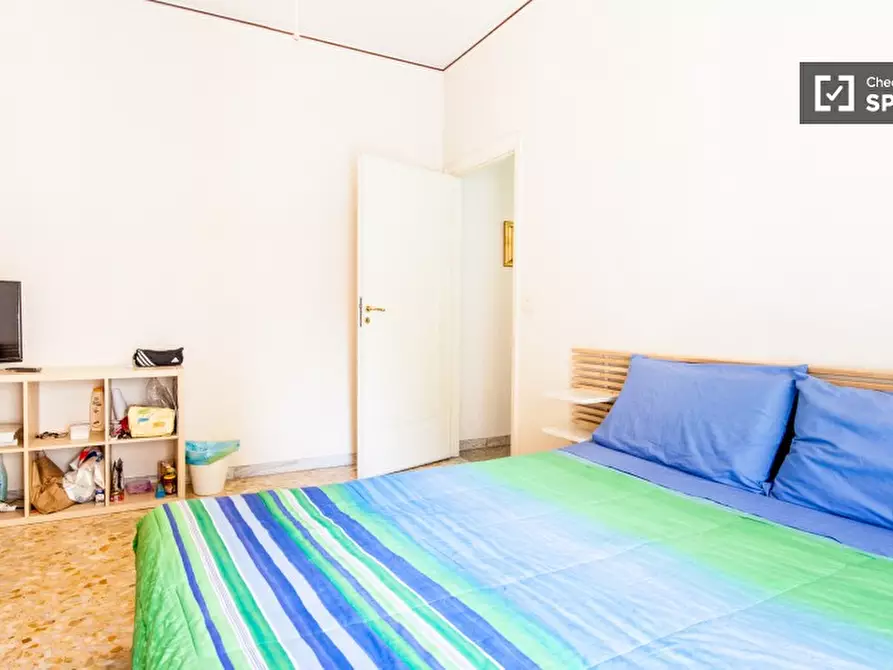 Immagine 7 di Camera condivisa in affitto  in Viale Partenope a Roma