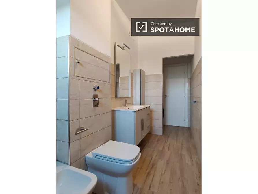 Immagine 4 di Camera condivisa in affitto  in Via Enrico de Nicola a Milano