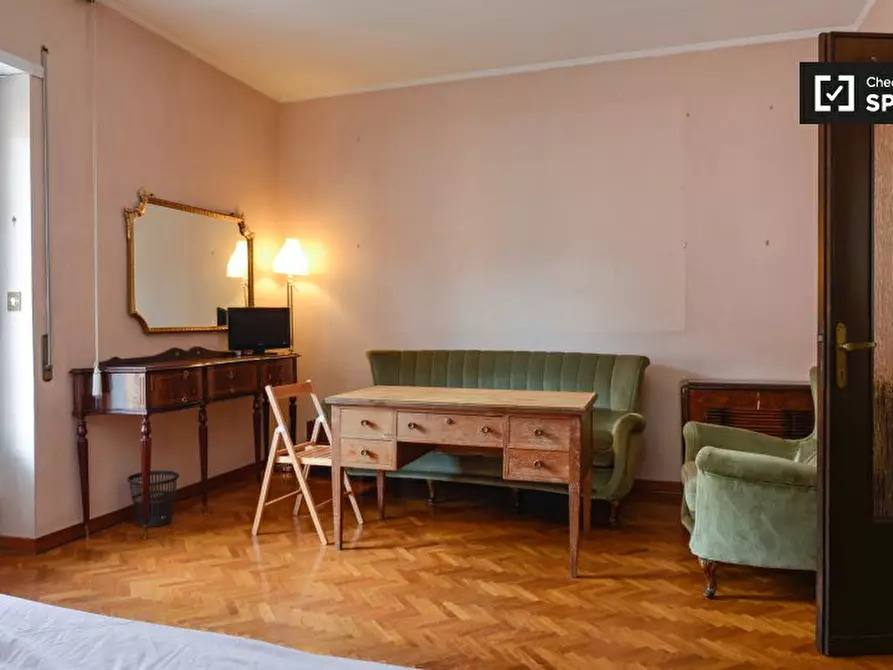 Immagine 8 di Camera condivisa in affitto  in Lungotevere Dante, 00146 Roma RM, Italy a Roma