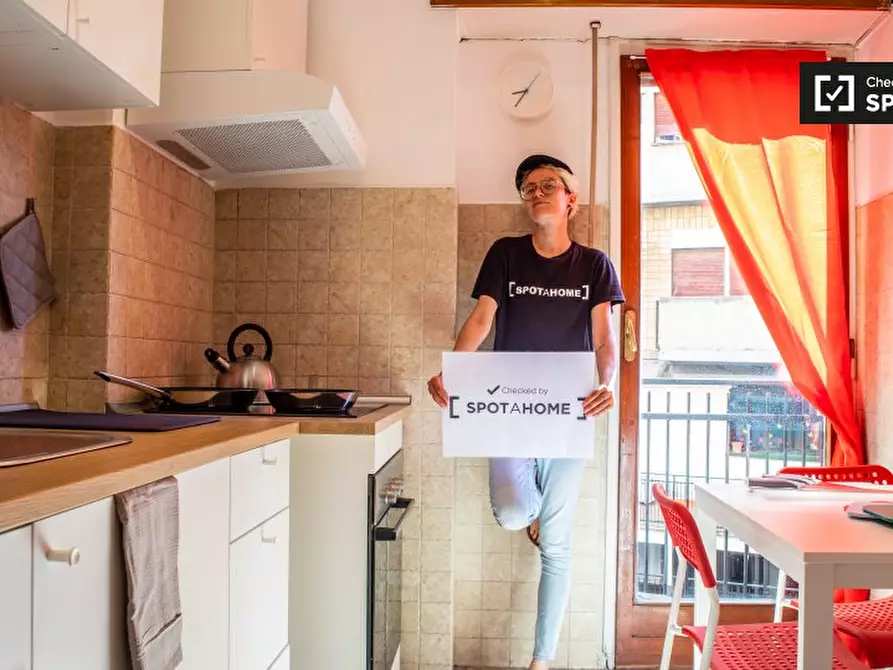 Immagine 6 di Camera condivisa in affitto  in Via Alfredo Catalani a Roma