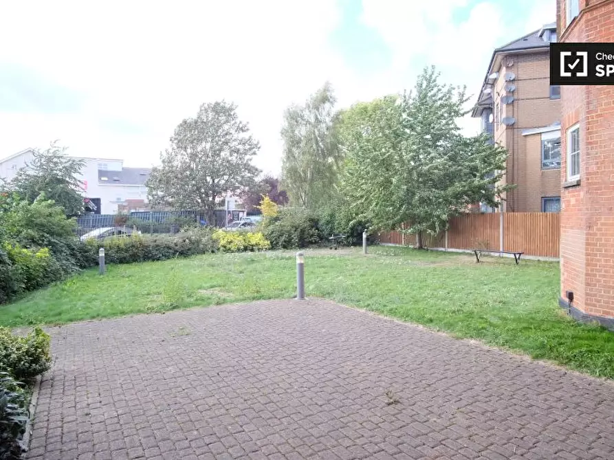 Immagine 14 di Camera condivisa in affitto  in flat, 55 Cooper Rd, London NW10 1BF, UK a Brent