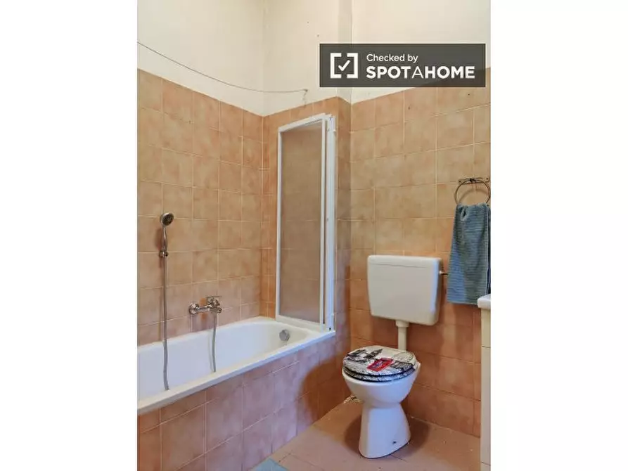 Immagine 12 di Camera condivisa in affitto  in Via Anton Giulio Barrili a Milano