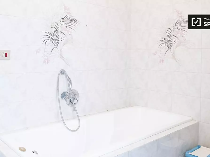 Immagine 9 di Camera condivisa in affitto  in Via Gregorio VII a Roma