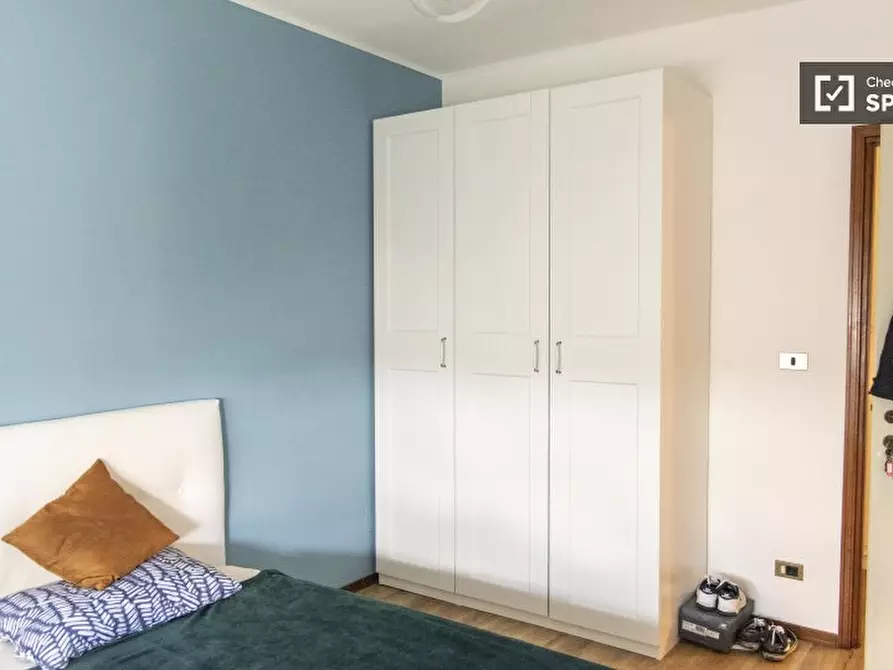 Immagine 3 di Camera condivisa in affitto  in Via Clemente Rebora a Roma