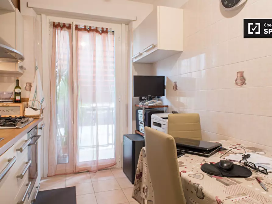 Immagine 9 di Camera condivisa in affitto  in Via Ugo Betti a Roma