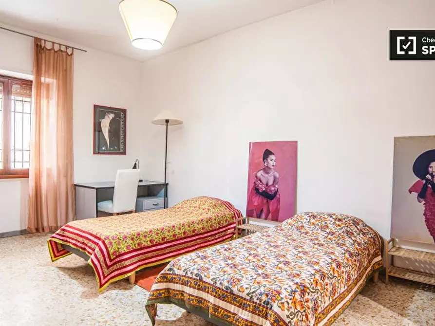 Immagine 2 di Camera condivisa in affitto  in Viale Appio Claudio, 00174 Roma RM, Italy a Roma