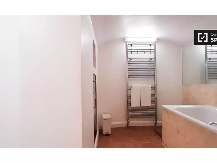 Immagine 11 di Appartamento in affitto  in A Kensington Gardens Square a Paddington