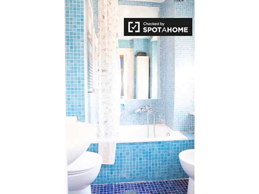 Immagine 6 di Camera condivisa in affitto  in Via Pietro D'Assisi a Roma