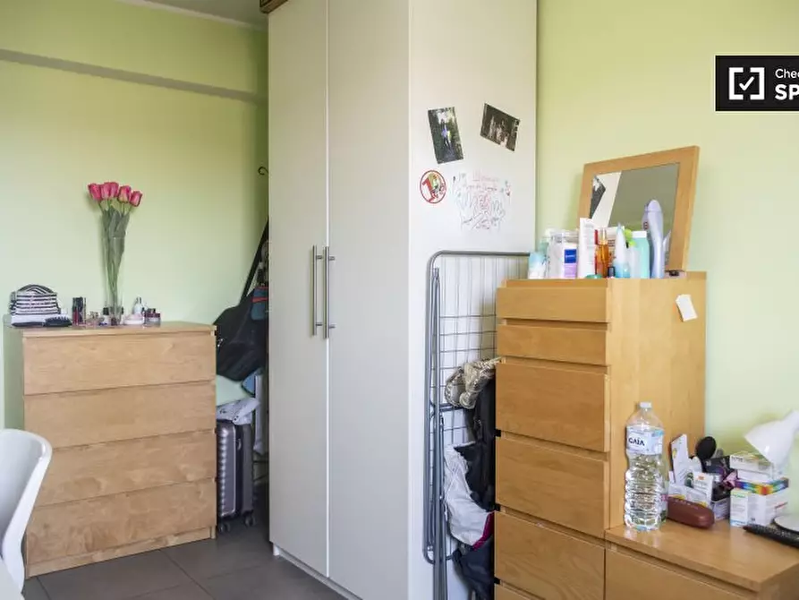 Immagine 3 di Camera condivisa in affitto  in Via Fabio Numerio a Roma