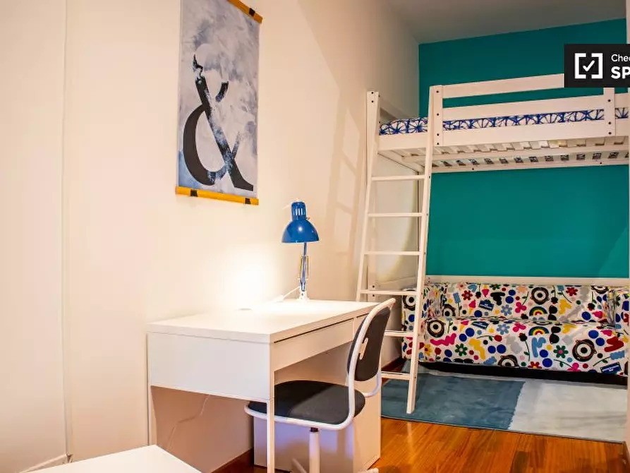 Immagine 4 di Camera condivisa in affitto  in Via Alfredo Catalani a Roma