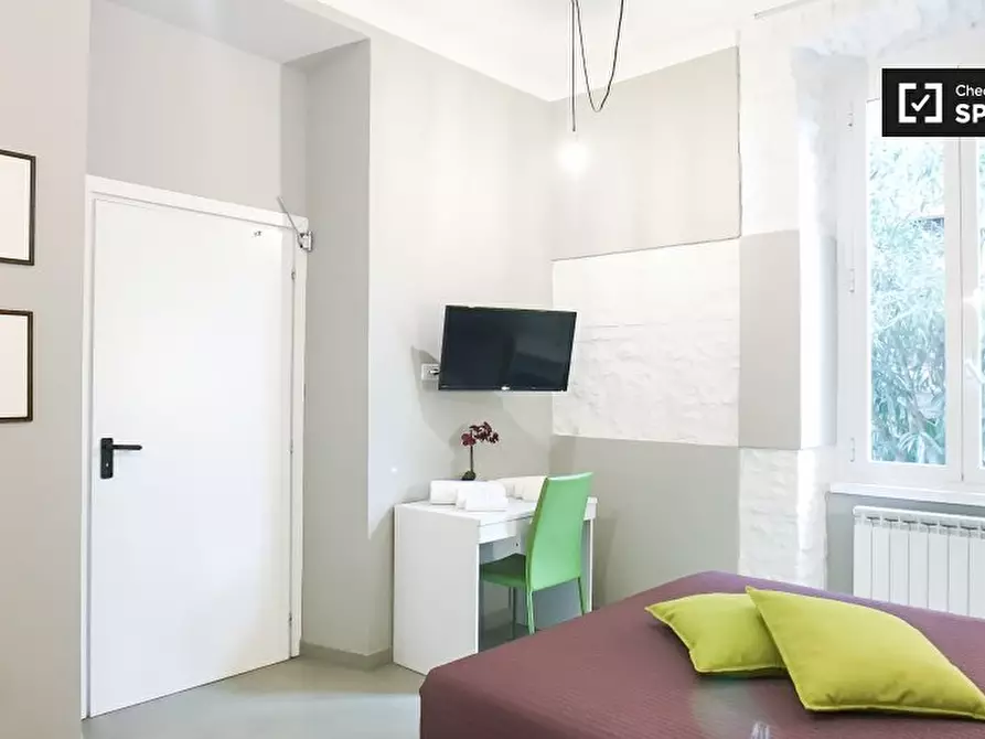 Immagine 2 di Camera condivisa in affitto  in Via dei Giovi, 00141 Roma RM, Italy a Roma