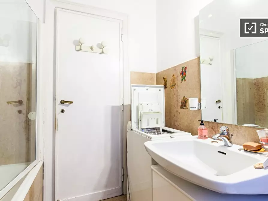 Immagine 9 di Camera condivisa in affitto  in Via Pietro Mascagni a Roma