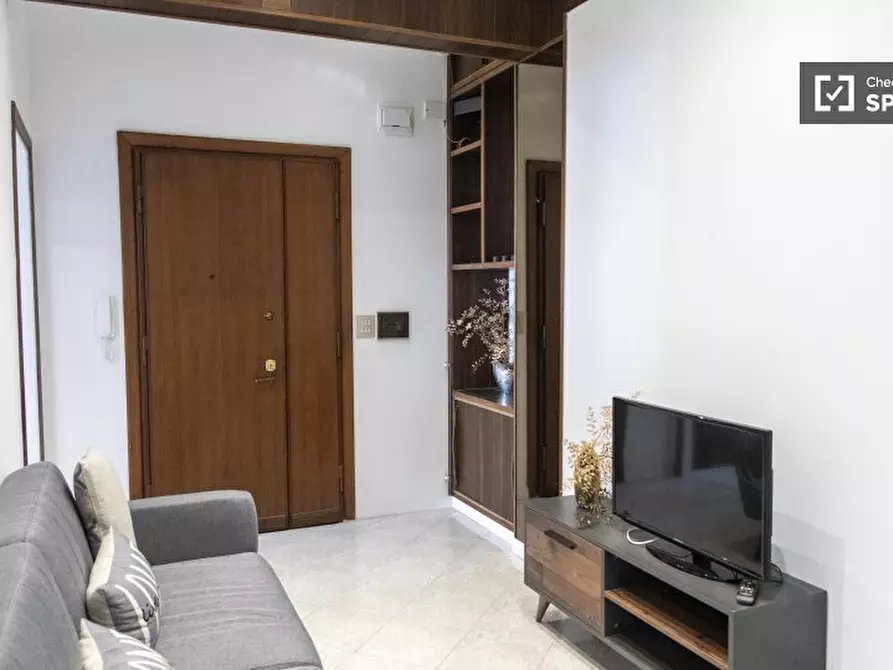 Immagine 5 di Camera condivisa in affitto  in Via Canzone del Piave a Roma