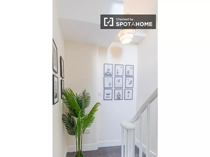 Immagine 12 di Appartamento in affitto  in A Goldhawk Rd a Hammersmith