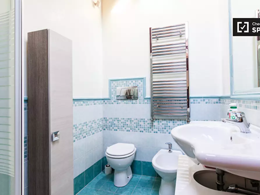 Immagine 14 di Camera condivisa in affitto  in Via Sarzana a Roma