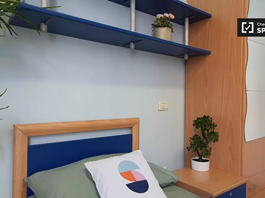 Immagine 4 di Camera condivisa in affitto  in Via Anton Giulio Barrili a Milano