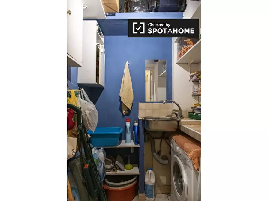 Immagine 17 di Camera condivisa in affitto  in Via dei Gelsi a Roma
