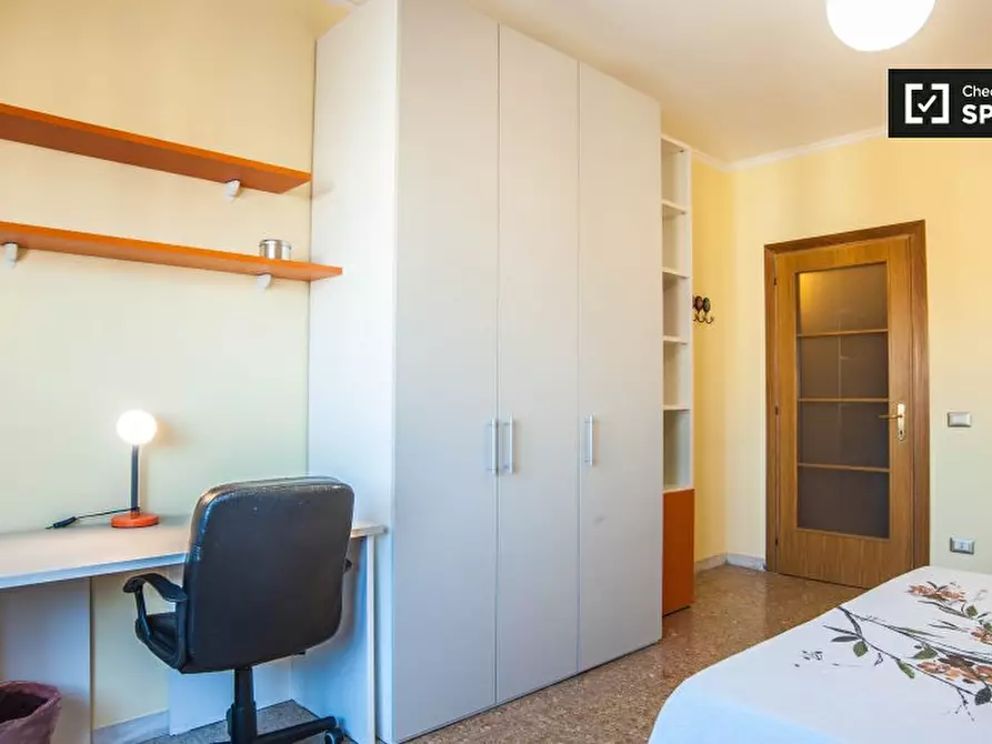 Immagine 15 di Camera condivisa in affitto  in Via Nemorense, 00199 Roma RM, Italy a Roma