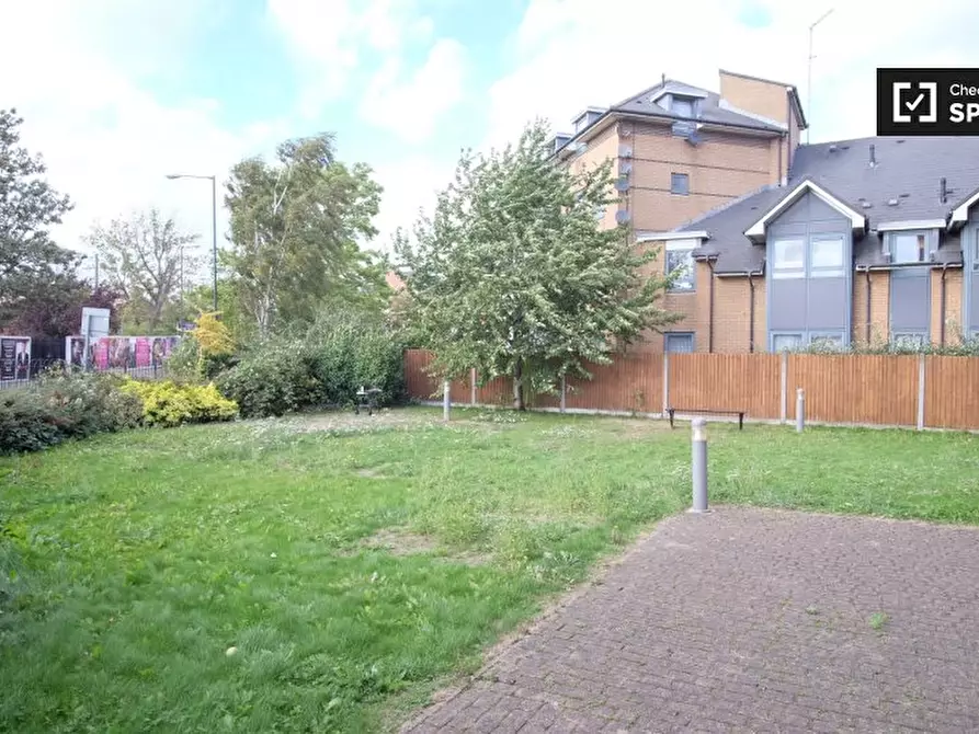 Immagine 15 di Camera condivisa in affitto  in flat, 55 Cooper Rd, London NW10 1BF, UK a Brent