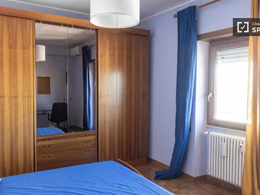 Immagine 2 di Camera condivisa in affitto  in Via Padre Semeria a Roma